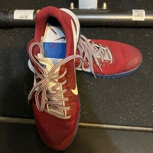 Nike Men's Burgundy and White Athletic Shoes Metcon 4
